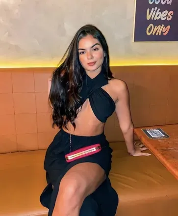 OnlyFans cuenta laura.macedo header 2