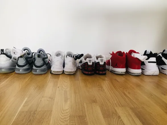 OnlyFans cuenta naughtysneakers header 2