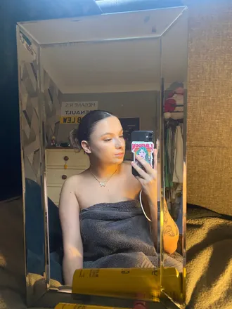 OnlyFans cuenta rhiannonellizabeth header 2