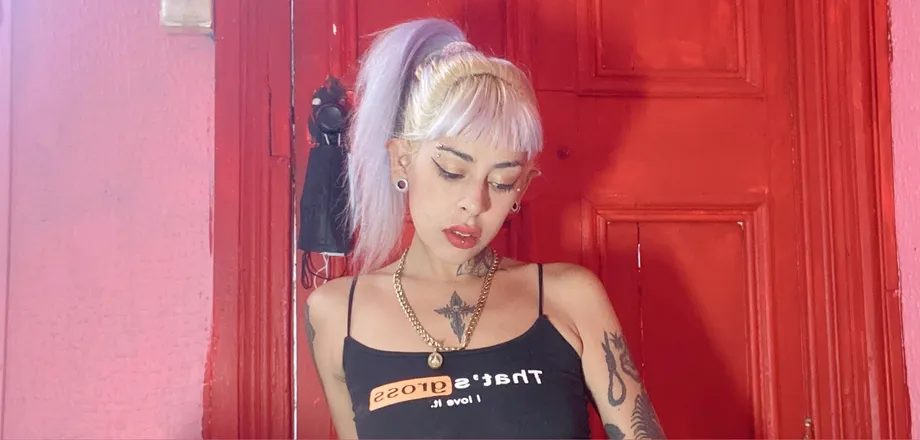 OnlyFans account  isroxyroxane header 2