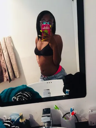 OnlyFans account  uhnayuh header 2