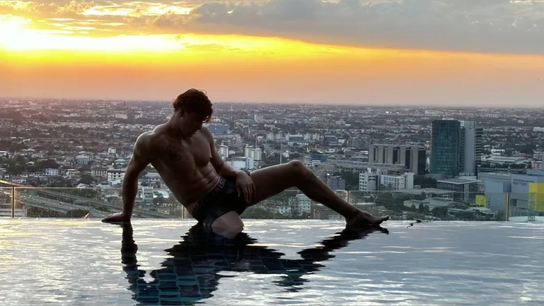 OnlyFans cuenta chris_montana header 2