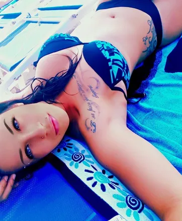 OnlyFans cuenta jessiereal header 2