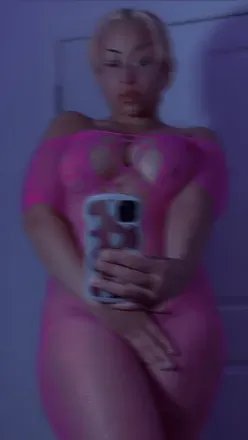 OnlyFans cuenta ummwho_areyou avatar 1