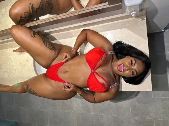 OnlyFans cuenta karensvasquez header 2