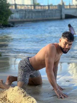 OnlyFans cuenta wiffhero header 2