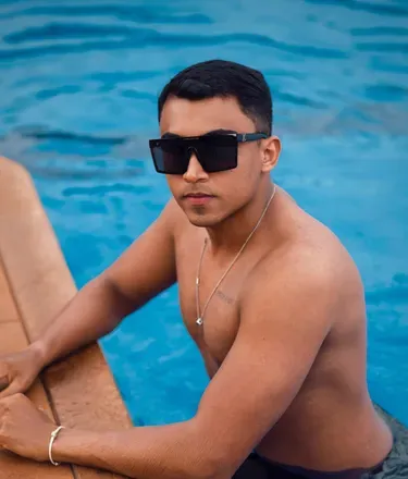 OnlyFans account  vicfm avatar 1