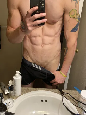 OnlyFans cuenta boredomsacrime header 2
