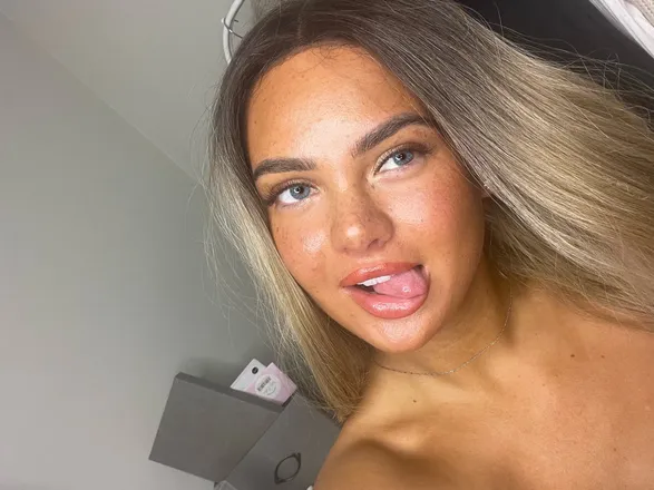 OnlyFans account  roxyroseex avatar 1