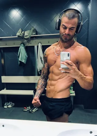 OnlyFans cuenta spicyboyfitnes header 2