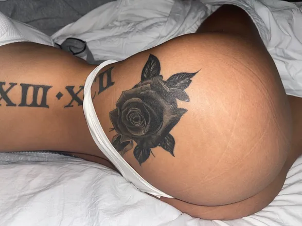 OnlyFans cuenta cashentbaddies header 2