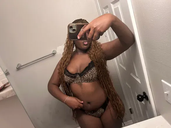 OnlyFans of ispyniyaah