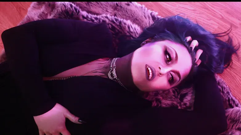 OnlyFans cuenta thevampirekitten header 2