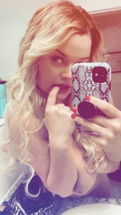 OnlyFans cuenta busty_harperxxx avatar 1