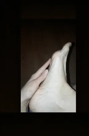 OnlyFans account  feetgirl_ellie avatar 1