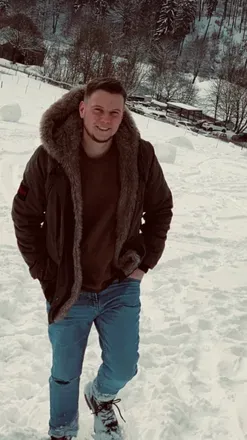 OnlyFans account  fewmomentslater avatar 1