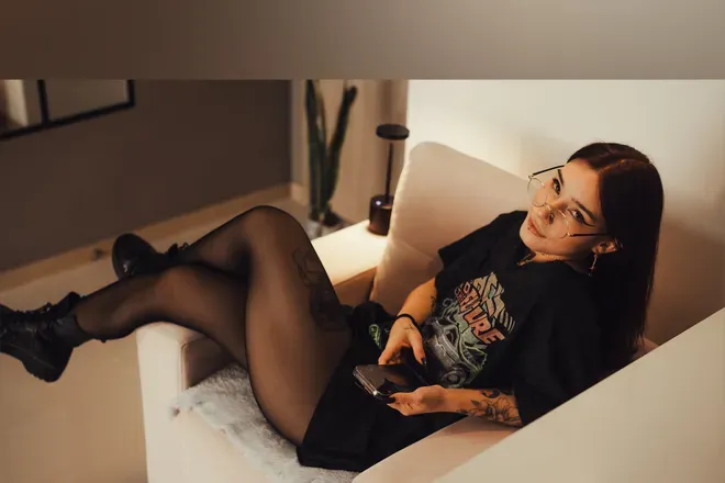 OnlyFans account  angiegoth header 2