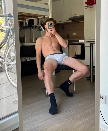 OnlyFans cuenta purplemojii header 2