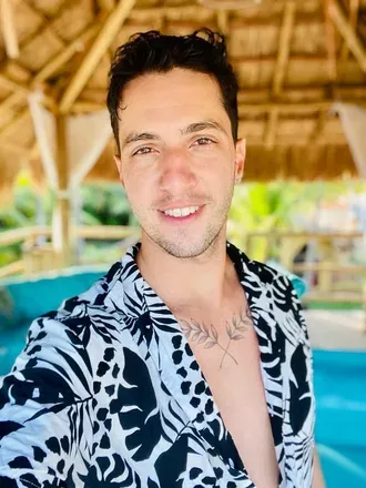 OnlyFans account  phoenix_guy avatar 1