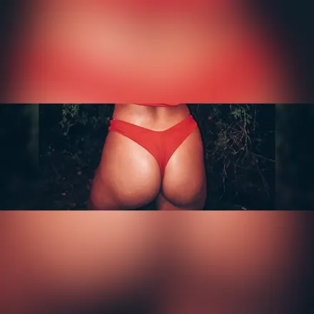 OnlyFans cuenta emilykleitt header 2
