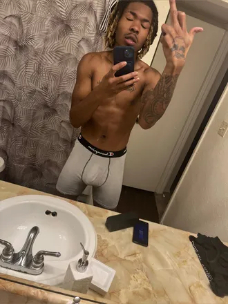 OnlyFans cuenta taysotattoed header 2