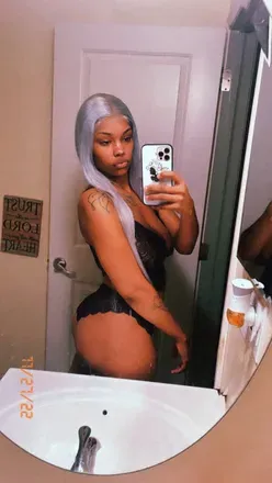 OnlyFans account  thurlkii avatar 1