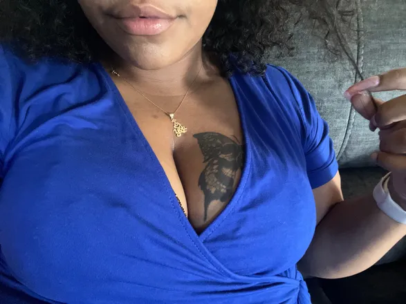 OnlyFans cuenta rootedbeaut header 2