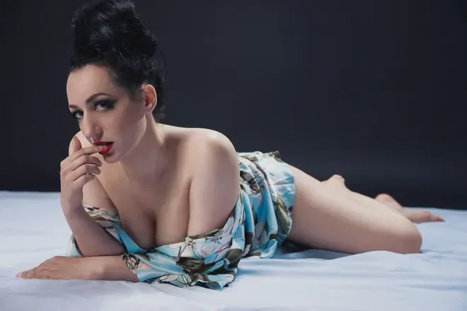 OnlyFans cuenta oriana_curls header 2