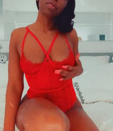 OnlyFans cuenta misshoneywell header 2