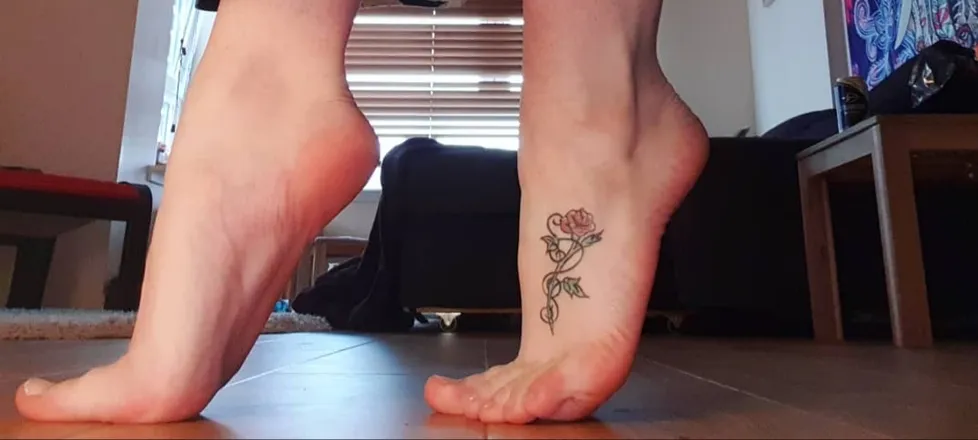 OnlyFans cuenta missrosetoes header 2