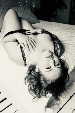 OnlyFans account  life_n_black_and_white header 2
