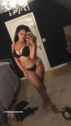 OnlyFans cuenta kylabowie header 2