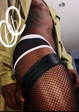 OnlyFans cuenta monroechoxo header 2