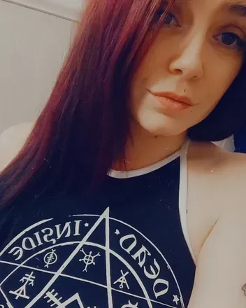 OnlyFans cuenta daddyz_girl8895 avatar 1