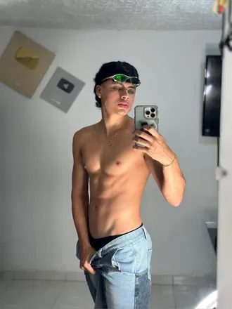 OnlyFans account  alexusrey avatar 1