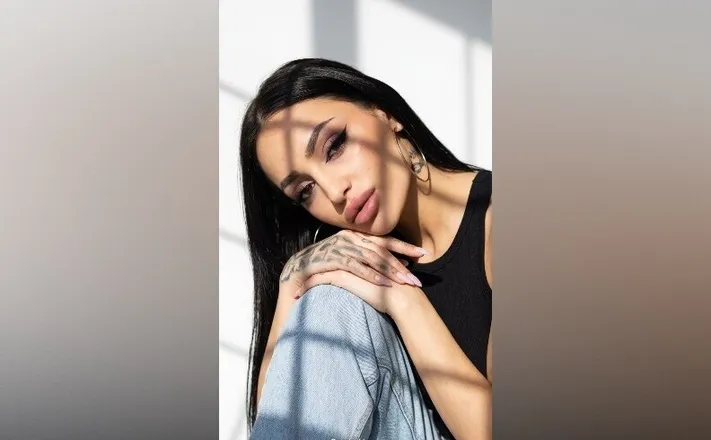 OnlyFans cuenta kiana2214 header 2