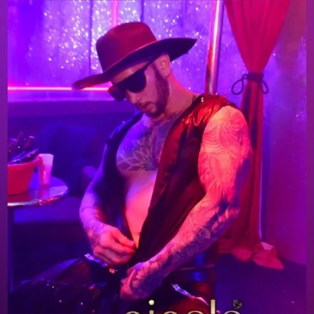 OnlyFans cuenta jan_stripper header 2