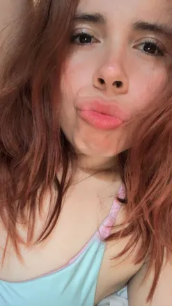 OnlyFans account  carlacun21 header 2