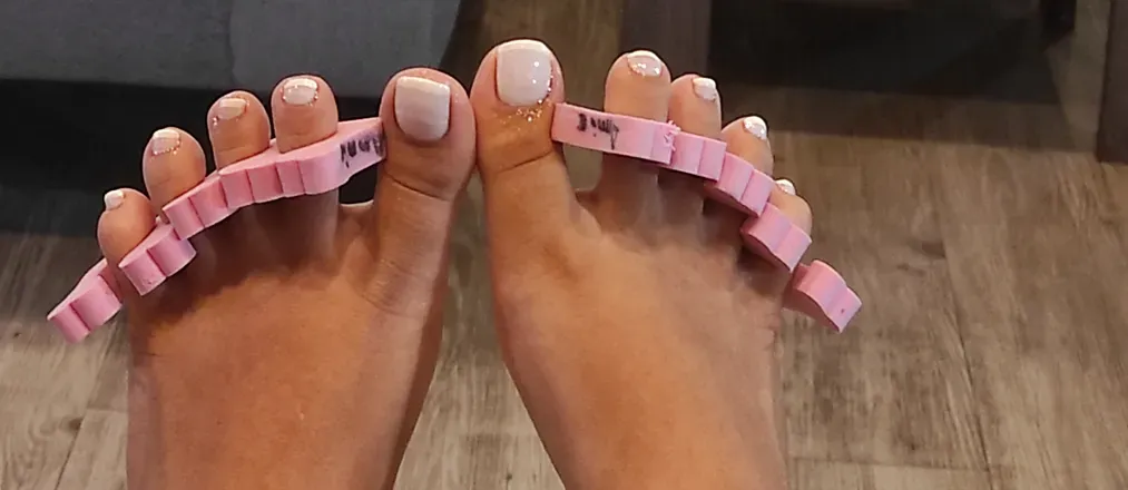 OnlyFans cuenta daughtersweetfeet header 2