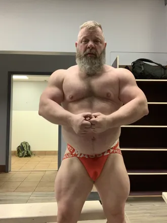 OnlyFans cuenta nhmuscledaddy header 2