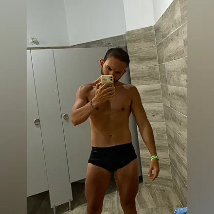 OnlyFans cuenta xplorame header 2