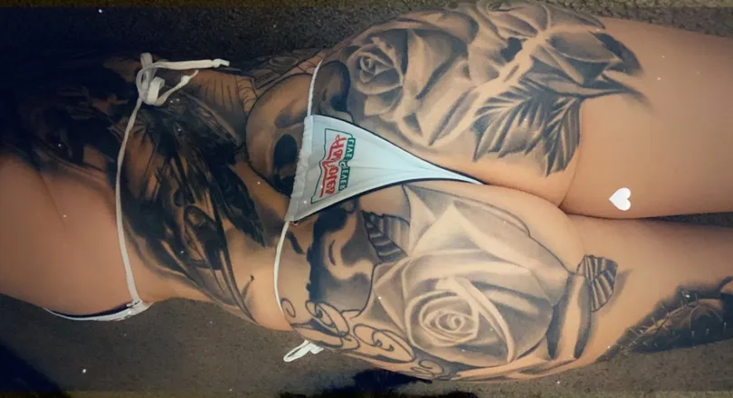 OnlyFans cuenta tattooed_girl header 2