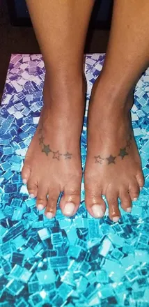OnlyFans cuenta ms.pretty.feet1012 header 2