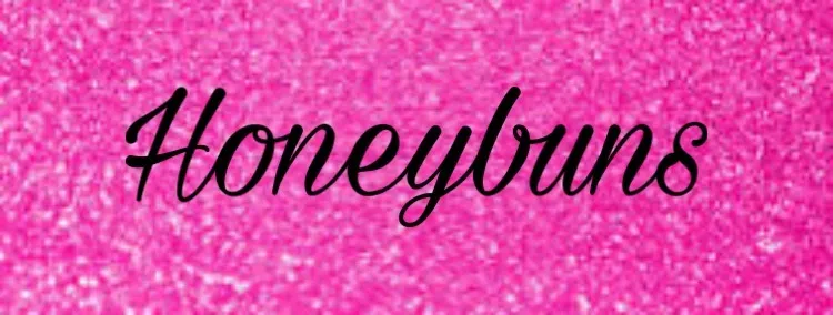 OnlyFans cuenta itsmehoneybuns header 1