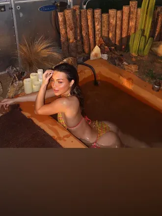 OnlyFans cuenta isabelladurham header 2