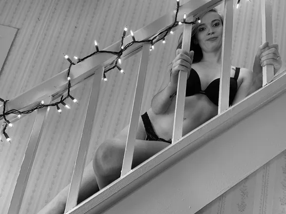 OnlyFans cuenta courtneyk1995 header 2