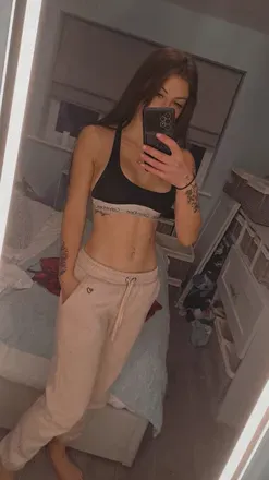 OnlyFans cuenta redgirl98 avatar 1