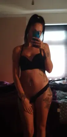 OnlyFans cuenta wildcrazytattoochic avatar 1