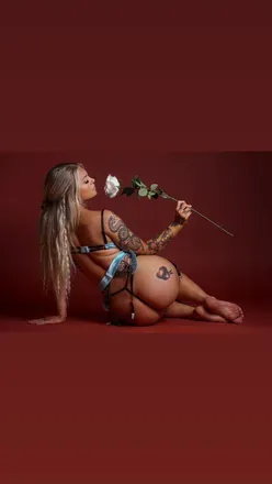OnlyFans cuenta yenna_yourmuse header 2