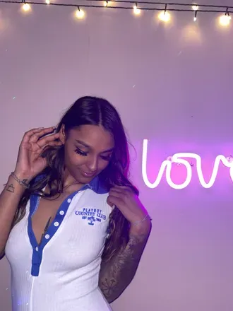 OnlyFans cuenta badgirlxkaira header 2